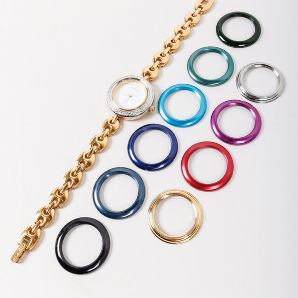SOLD Gucci Vintage Interchangeable Bezel Watch - Picture 9 of 10